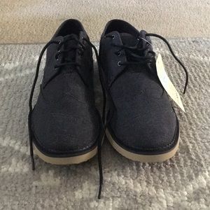 NEVER WORN men’s Tom’s Canvas Brogue Dress Shoe